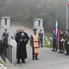 Zväčšiť fotografiu - Na vojenskom cintoríne si pripomenuli ukončenie prvej svetovej vojny - DSC_1582-min