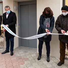 Zväčšiť fotografiu - Na všetky poschodia trenčianskej knižnice vás odvezie nový výťah - 20201130_TN_kniznica_013w