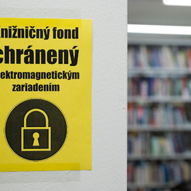 Zväčšiť fotografiu - Na všetky poschodia trenčianskej knižnice vás odvezie nový výťah - 20201130_TN_kniznica_028w