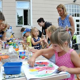 Zväčšiť fotografiu - Nádvorie župnej galérie počas leta láka tvorivé duše - DSC_0034