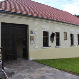 Zväčšiť fotografiu - Najväčší slovák by oslávil 141. narodeniny - IMG_0003
