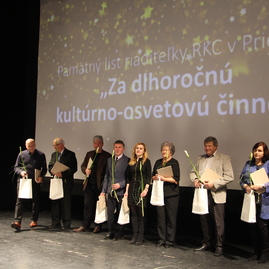 Najväčšia koncentrácia významných osobností pôsobiacich na poli kultúry v regióne hornej nitry bola v piatok večer v dome kultúry v prievidzi - IMG_5597