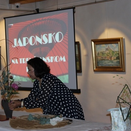 Návštevníkov trenčianskeho hradu zaujali ikebany aj kimoná - JPN na hrade TN_2015 (4)
