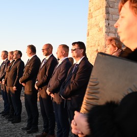 Zväčšiť fotografiu - Nielen fakle, ale aj srdcia sa opäť rozhoreli pri spomienke na generála