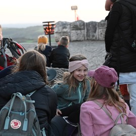 Zväčšiť fotografiu - Nielen fakle, ale aj srdcia sa opäť rozhoreli pri spomienke na generála