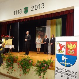 Nitrica  -  dedina plná čuhliarskych vozov - DSC02244