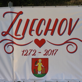 Obec zliechov počas osláv 745. výročia prvej písomnej zmienky potešil svojím vystúpením aj robo kazík - IMG_4771