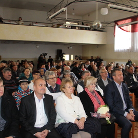 Obyvatelia trenčianskeho kraja spoločne s trenčianskym županom opäť dokázali, že si cenia tradície - IMG_9455 Harmonika