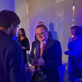 Zväčšiť fotografiu - Ocenenia v rámci flores musarum odovzdané, laureátom spievala sima magušinová - 20221010_173444