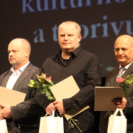 Zväčšiť fotografiu - Ocenili celoživotnú prácu ľudí pôsobiacich v oblasti kultúry na hornej nitre - IMG_0142