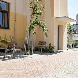 Zväčšiť fotografiu - Oddýchnite si počas pracovného týždňa v letnej čitárni - TSK_VKMR_letná čitáreň (11 of 17)