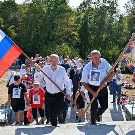 Zväčšiť fotografiu - Odkaz hrdinov snp môžeme ctiť našimi každodennými rozhodnutiami - DSC_0041