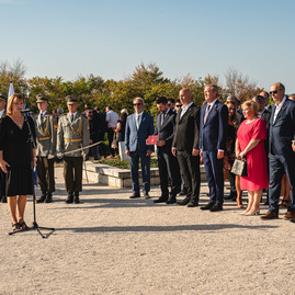 Zväčšiť fotografiu - Odkaz hrdinov snp môžeme ctiť našimi každodennými rozhodnutiami - TSK_OslavySNP_mini-11