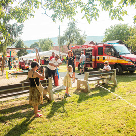 Zväčšiť fotografiu - Oslavujú obce aj celé regióny - TSK_nedela-27