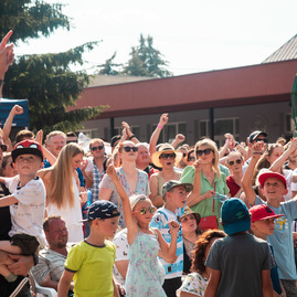 Zväčšiť fotografiu - Oslavujú obce aj celé regióny - TSK_nedela-6