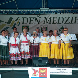 Zväčšiť fotografiu - Oslavujú obce aj celé regióny - TSK_víkend_mini-12