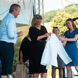 Zväčšiť fotografiu - Oslavujú obce aj celé regióny - TSK_víkend_mini-29