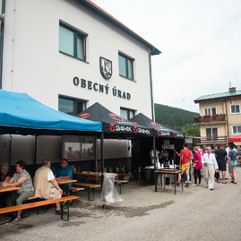 Zväčšiť fotografiu - Oslavujú obce aj celé regióny - TSK_víkend_mini-77
