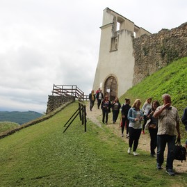 Po medzinárodnej cyrilometodskej trase zo skalky do velehradu vyrazili prví pútnici, časť cesty si s nimi prešiel aj trenčiansky župan - IMG_1050