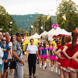 Zväčšiť fotografiu - Pochodom odštartovali trojdňové oslavy - TSK_Banícky jarmok PD_mini-52