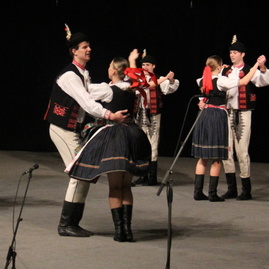 Poctivý peceň chleba od tsk pre folklórny súbor družba - IMG_2045