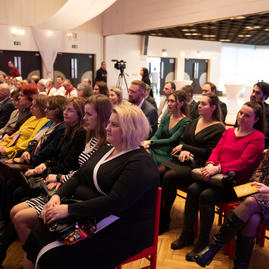 Zväčšiť fotografiu - Poznáme mená laureátov najvyšších ocenení kraja! - 20230327_TSK_verejne_uznania_029w