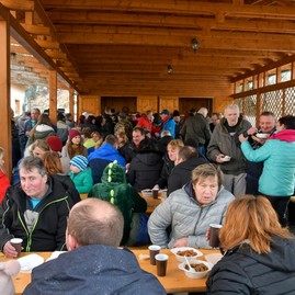 Zväčšiť fotografiu - Pravá fašiangová zábava sa niesla celým trenčianskym krajom - DSC_8258