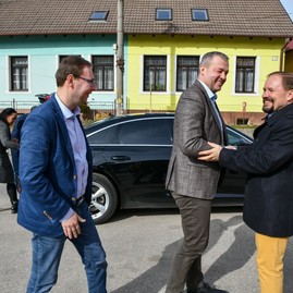 Zväčšiť fotografiu - Pravá fašiangová zábava sa niesla celým trenčianskym krajom - DSC_8322