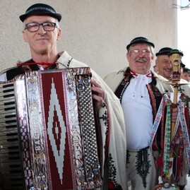 Zväčšiť fotografiu - Pravá fašiangová zábava sa niesla celým trenčianskym krajom - IMG_7482