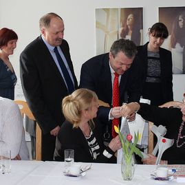 Predseda tsk slávnostne privítal literátov z celého kraja - Predseda TSK a Katarína Hudecová