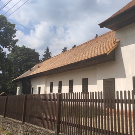 Zväčšiť fotografiu - Rodný dom dvoch významných osobností z trenčianskeho kraja má vynovenú strechu - IMG_20210722_100405