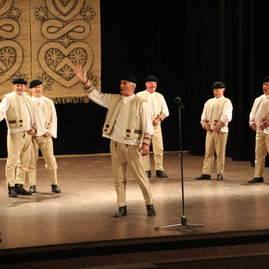 Seniori z folklórneho súboru senior klub vršatec ukázali, ako sa robí folklór - IMG_4762