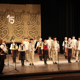 Seniori z folklórneho súboru senior klub vršatec ukázali, ako sa robí folklór - IMG_4818