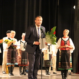 Seniori z folklórneho súboru senior klub vršatec ukázali, ako sa robí folklór - IMG_4913