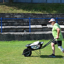 Zväčšiť fotografiu - Seniori z považskej bystrice si zašportovali na desiatom ročníku olympiády - DSC_7109