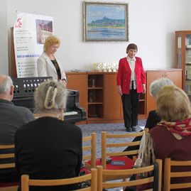 Seniori z trenčianskeho kraja súťažili v prednese poézie a prózy - Krajska prehliadka seniorov v prednese_2016 (1)