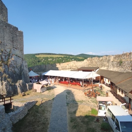 Zväčšiť fotografiu - Siedme beckovské slnko si prevzala významná slovenská športovkyňa - IMG_20210707_180230