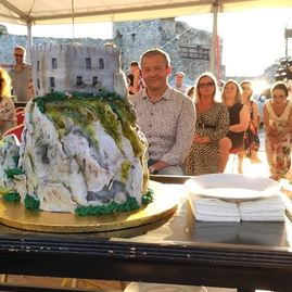 Zväčšiť fotografiu - Siedme beckovské slnko si prevzala významná slovenská športovkyňa - IMG_20210707_192317