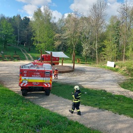 Zväčšiť fotografiu - Simulovaný požiar na trenčianskom hrade - 20230426_091430