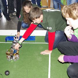 Soš trenčín na party robot v partizánskom - VelkeFoto9