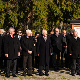 Zväčšiť fotografiu - Spomienku otvorili minútou ticha za vojnové obete - TSK_Cetuna 77 výročie SNP_mini-14
