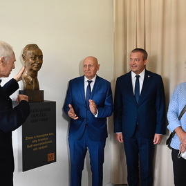 Zväčšiť fotografiu - Spomíname na veľkého človeka a politika - _RS24171