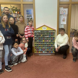 Zväčšiť fotografiu - Sté výročie trenčianskej knižnice oslávené stovkou jedinečných origami.