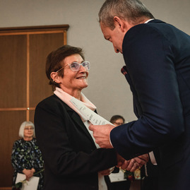 Zväčšiť fotografiu - Storočná dáma z trenčína je známa po celom slovensku - TSK_100 rokov VKMR_mini-21