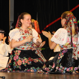 Štyri detské folklórne súbory prilákali na 18. ročník medzinárodného detského folklórneho festivalu takmer 500 ľudí - IMG_1928