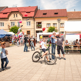 Zväčšiť fotografiu - Súťaže, oslavy aj ochutnávky - taká bola sobota v kraji - TSK_vikend_mini-50