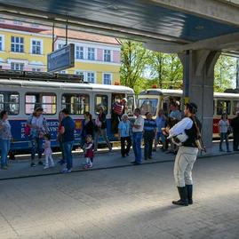 Trenčianska elektrická železnica oslávila 110 rokov svojej bohatej existencie. v mníchovej lehote sa 39.-krát stretli folklórne skupiny a súbory z trenčianskeho regiónu. - 58375522_2279336688789932_2716900250211057664_n