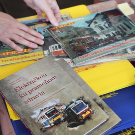 Trenčianska elektrická železnica oslávila 110 rokov svojej bohatej existencie. v mníchovej lehote sa 39.-krát stretli folklórne skupiny a súbory z trenčianskeho regiónu. - IMG_6083