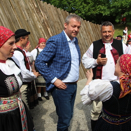 Trenčianska elektrická železnica oslávila 110 rokov svojej bohatej existencie. v mníchovej lehote sa 39.-krát stretli folklórne skupiny a súbory z trenčianskeho regiónu. - IMG_6177