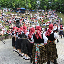 Trenčianska elektrická železnica oslávila 110 rokov svojej bohatej existencie. v mníchovej lehote sa 39.-krát stretli folklórne skupiny a súbory z trenčianskeho regiónu. - IMG_6178
